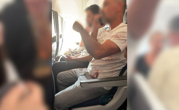 Atac violent în cabina unui avion flydubai: Copilotul a încercat să prăbușească aeronava după ce l-a înjunghiat pe pilot
