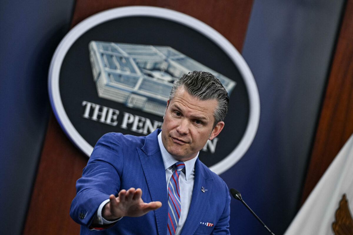 Secretarul de la Pentagon anunță reducerea cu 20% a posturilor de generali, dar cifrele oficiale indică creșteri