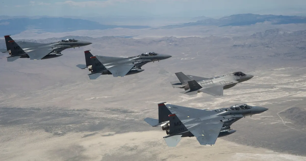 Avioane de vânătoare F-35A ale SUA se deplasează spre Orientul Mijlociu după suspiciuni privind implicarea Iranului