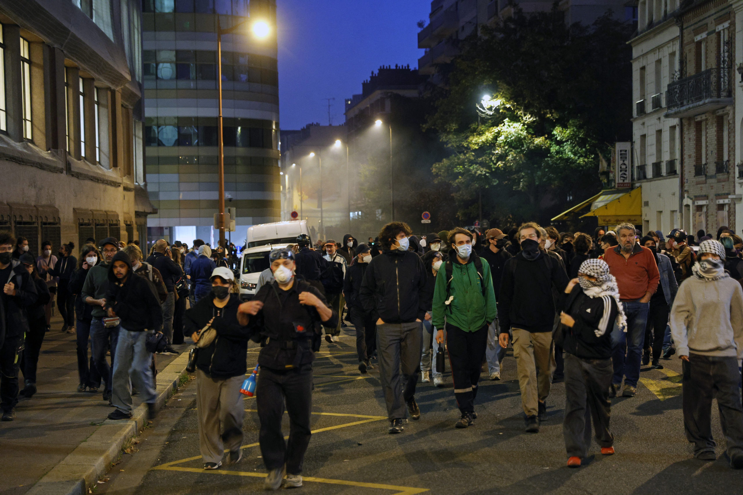 Mișcarea de protest a tinerilor din Franța se extinde: liceenii și studenții cer investiții în educație