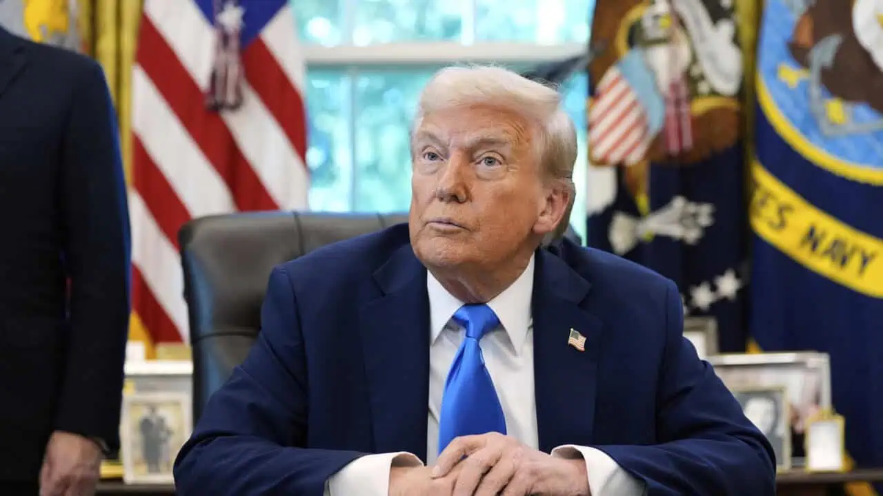 Donald Trump analizează posibila interzicere a exporturilor de motorină din SUA, temându-se de creșterea prețului benzinei