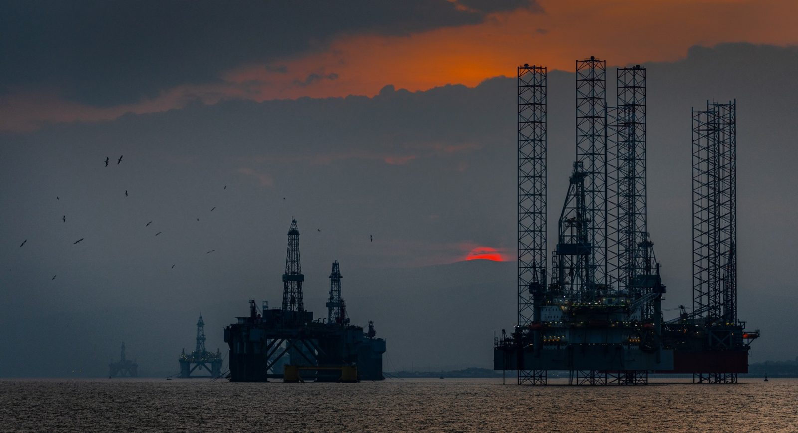 Comisia Europeană solicită României respectarea normelor de siguranță în operațiunile petroliere și gaziere offshore