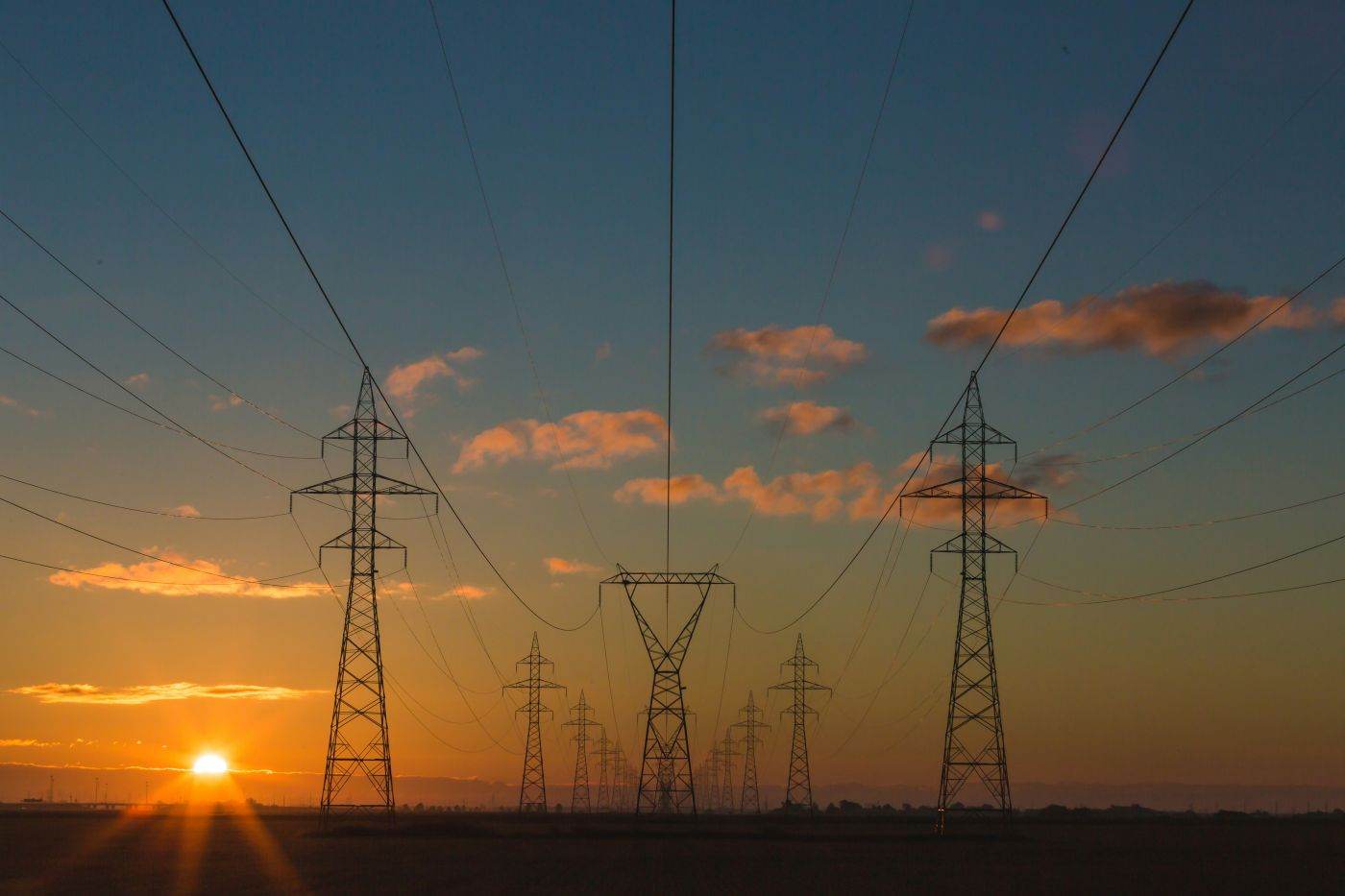 Comisia UE avertizează că ne aflăm în mijlocul unei crize globale a prețurilor la energie