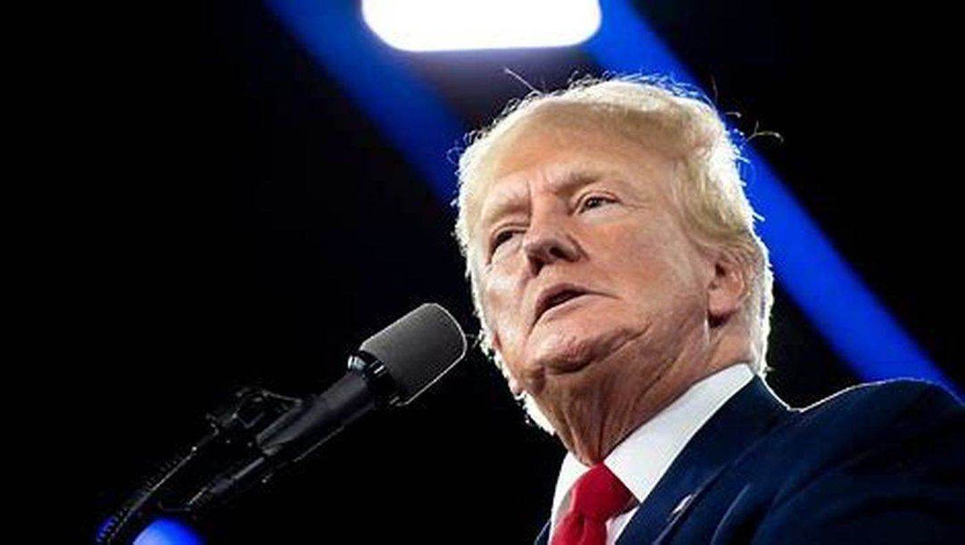 Administrația Trump distribuie cecuri de 500 de dolari în statele cheie pentru alegerile din noiembrie