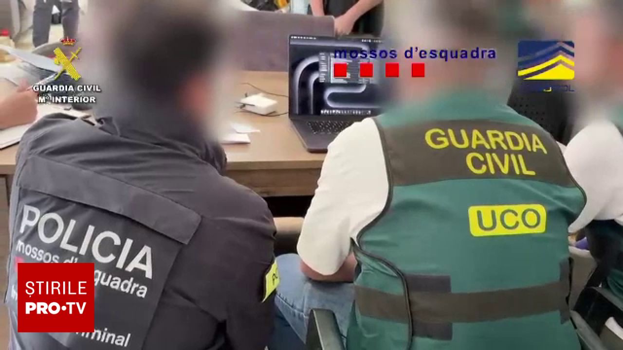 Un adolescent român de 16 ani a fost arestat în Spania, fiind suspectat că este lider al unei grupări de hackeri