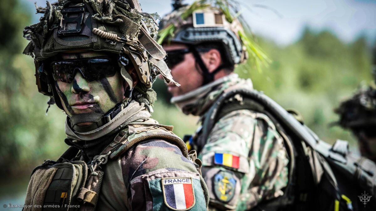 Deputații francezi propun preluarea conducerii NATO de către europeni pentru a reduce dependența de SUA