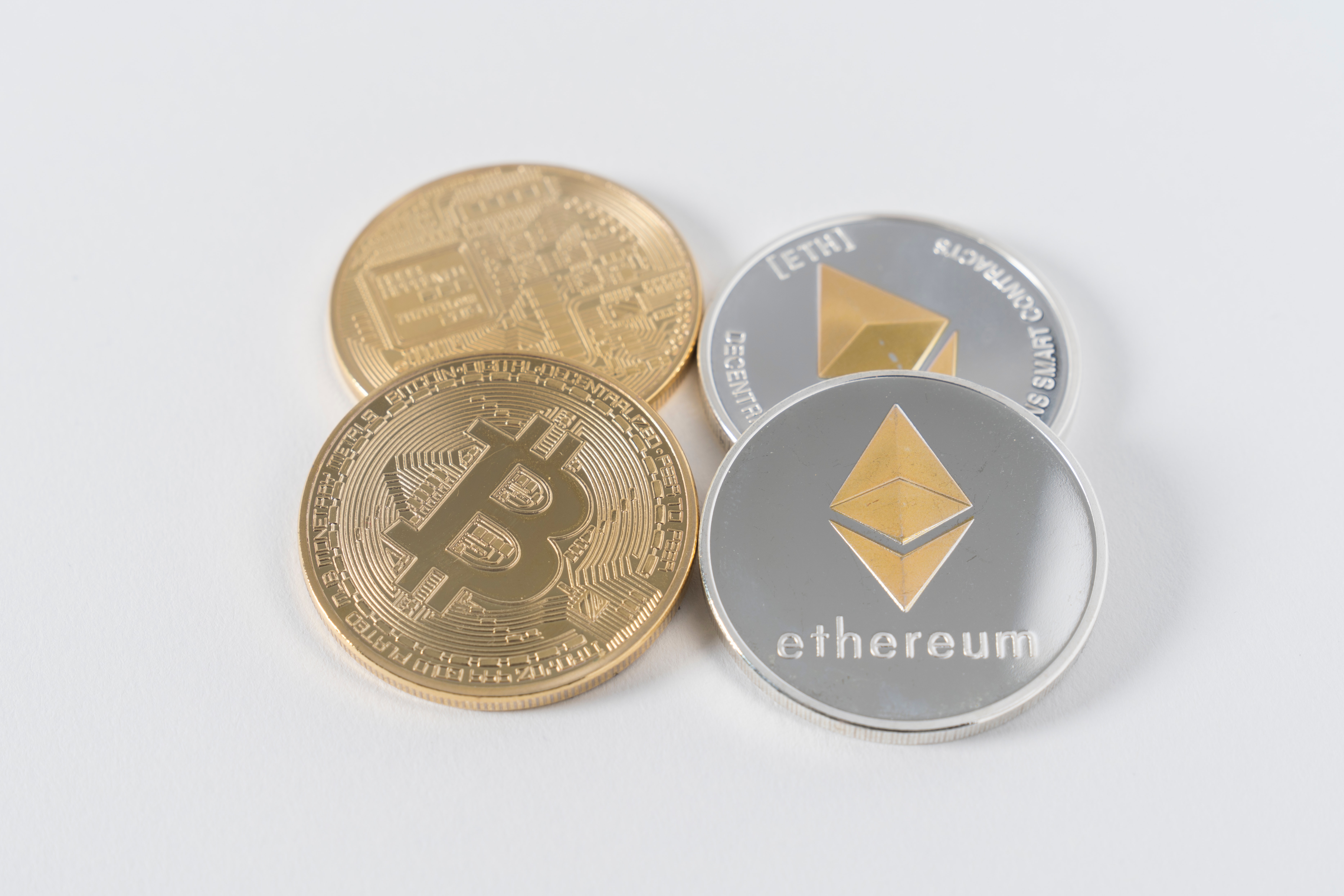 SEC propune noi reguli pentru a permite fondurilor și administratorilor de investiții deținerea de criptomonede