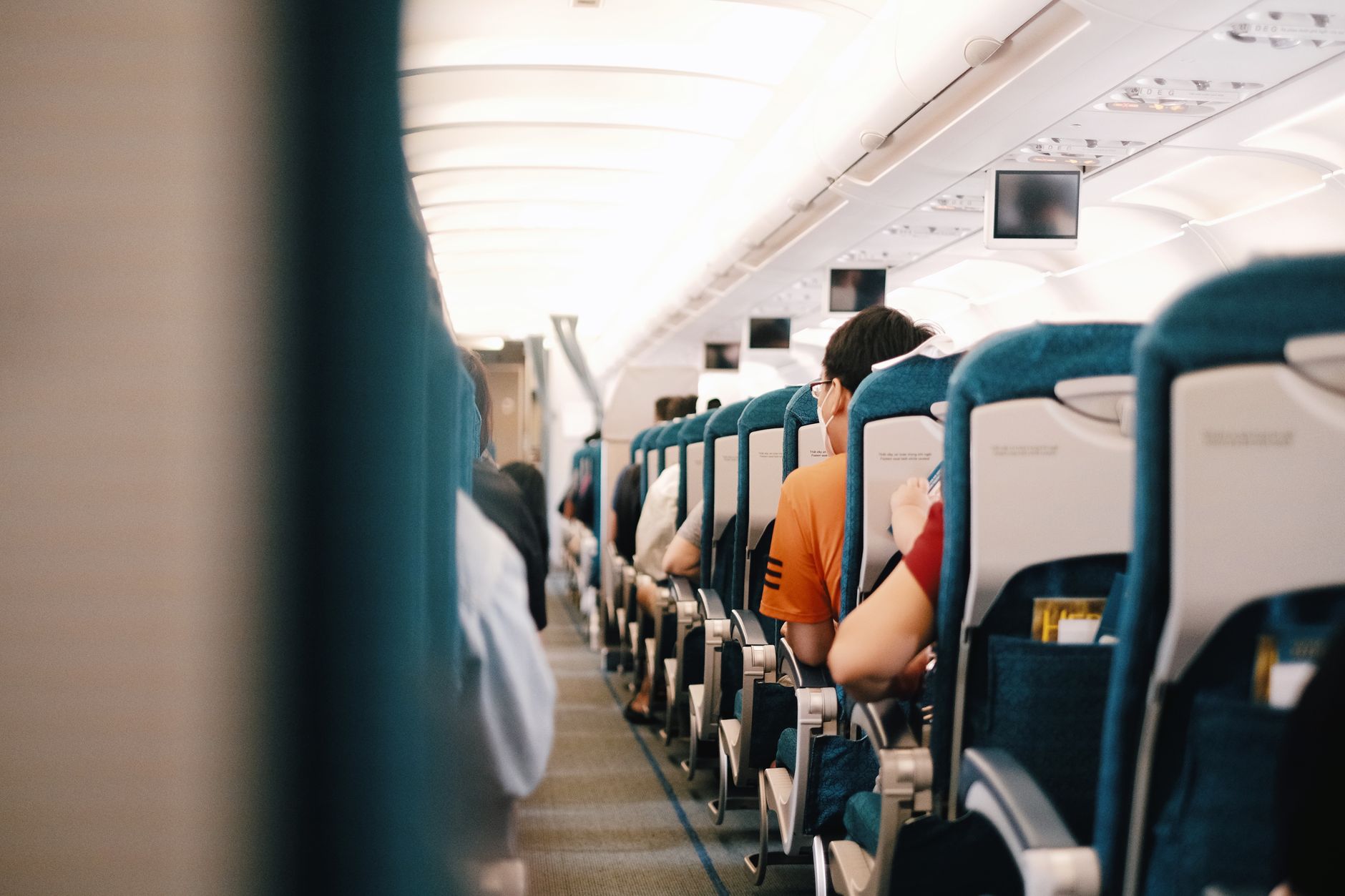 Trump amenință Iranul cu represalii după atacul violent de la bordul unui avion Flydubai
