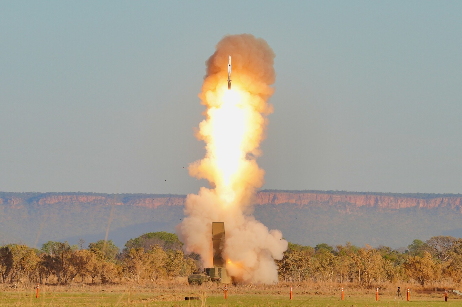 Contract masiv de 24 de miliarde de dolari între Pentagon și Raytheon pentru rachete interceptoare