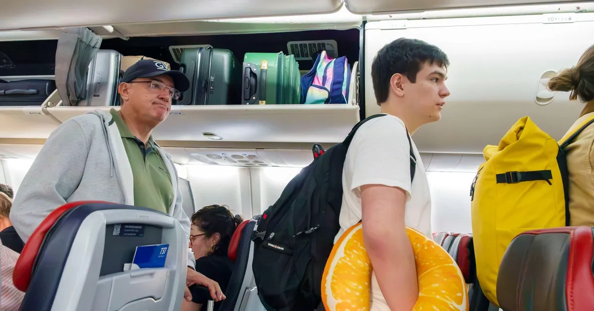 Noi reguli pentru pasagerii din UE: Două bagaje de mână vor fi incluse gratuit în biletul de avion