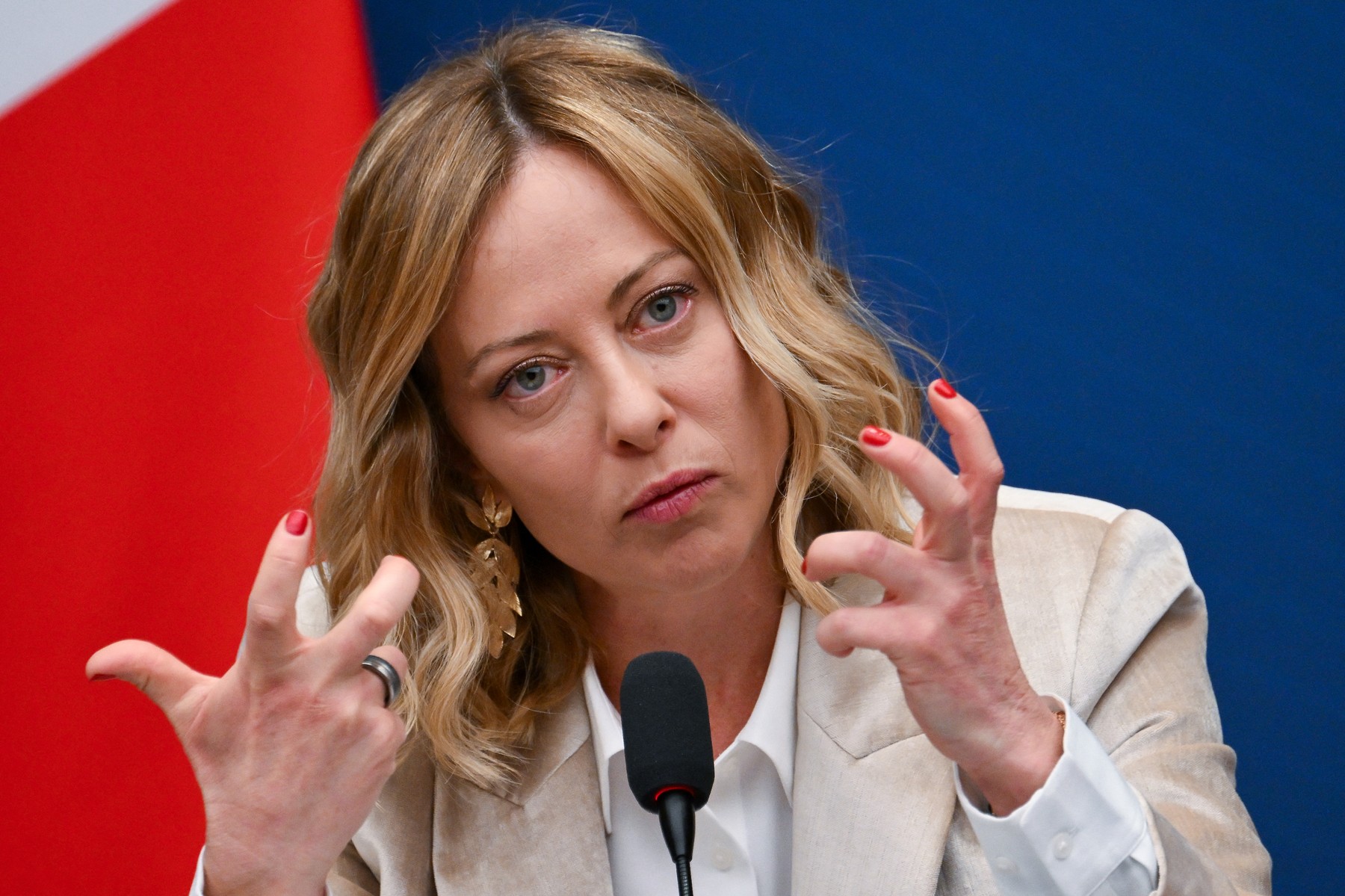 Giorgia Meloni solicită relaxarea normelor fiscale UE în contextul creșterii prețurilor la gaze cu 156%