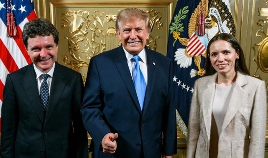 Administrația Prezidențială a revenit cu precizări după confuzia creată de o fotografie cu Donald Trump