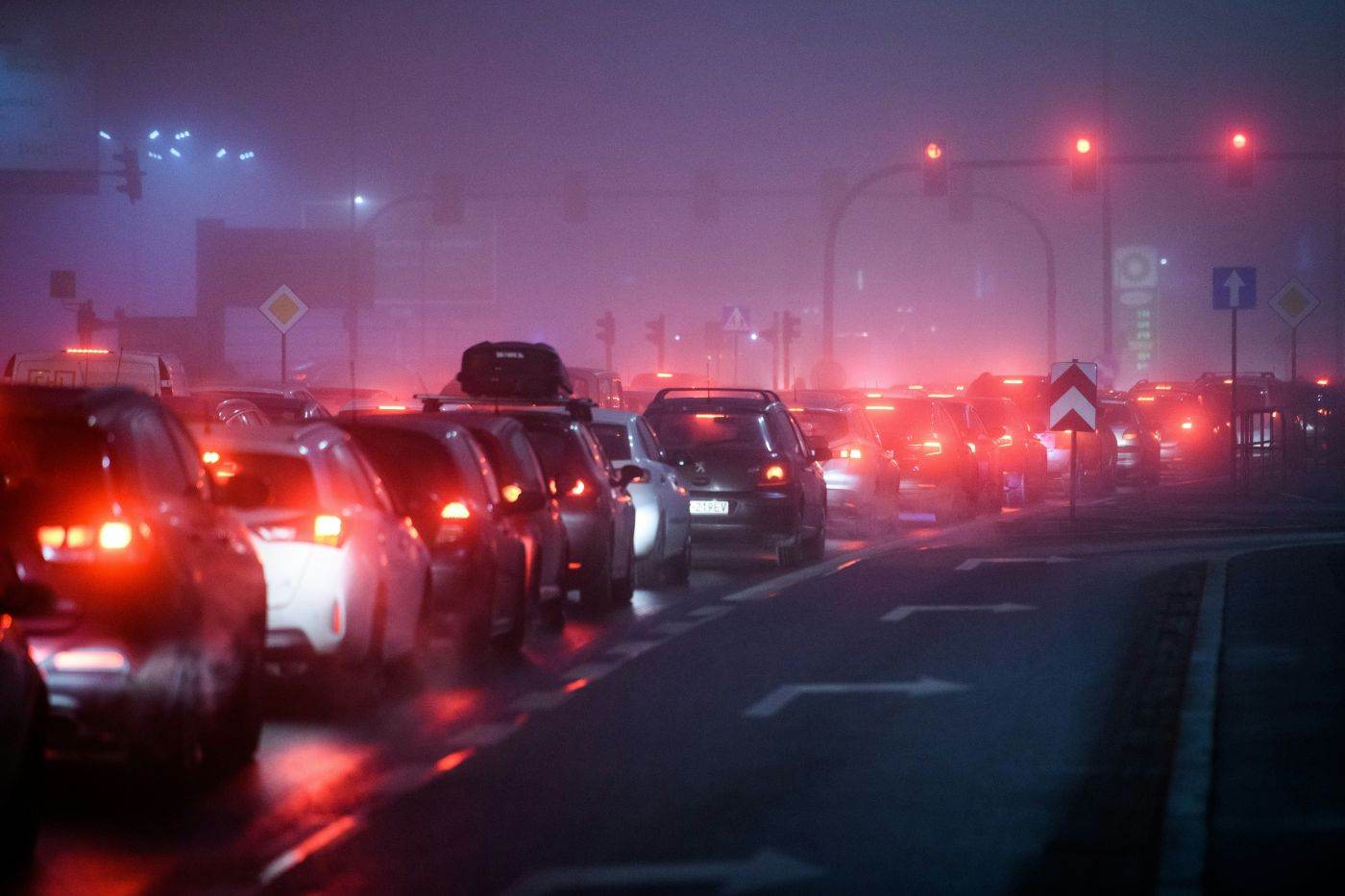 Atacuri aeriene rusești asupra Kievului: trei poduri peste Nipru au fost închise parțial