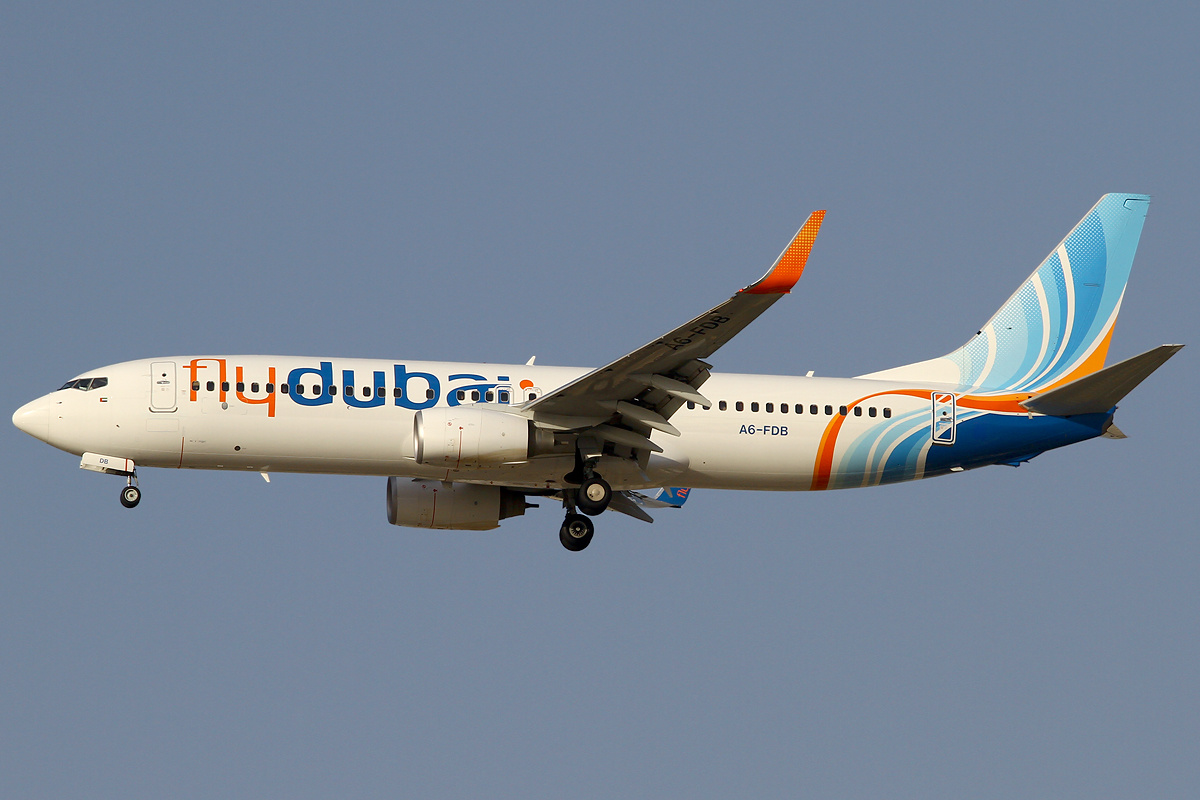 Atac terorist la bordul unui avion Flydubai: Copilotul a atacat pilotul cu un topor de urgență