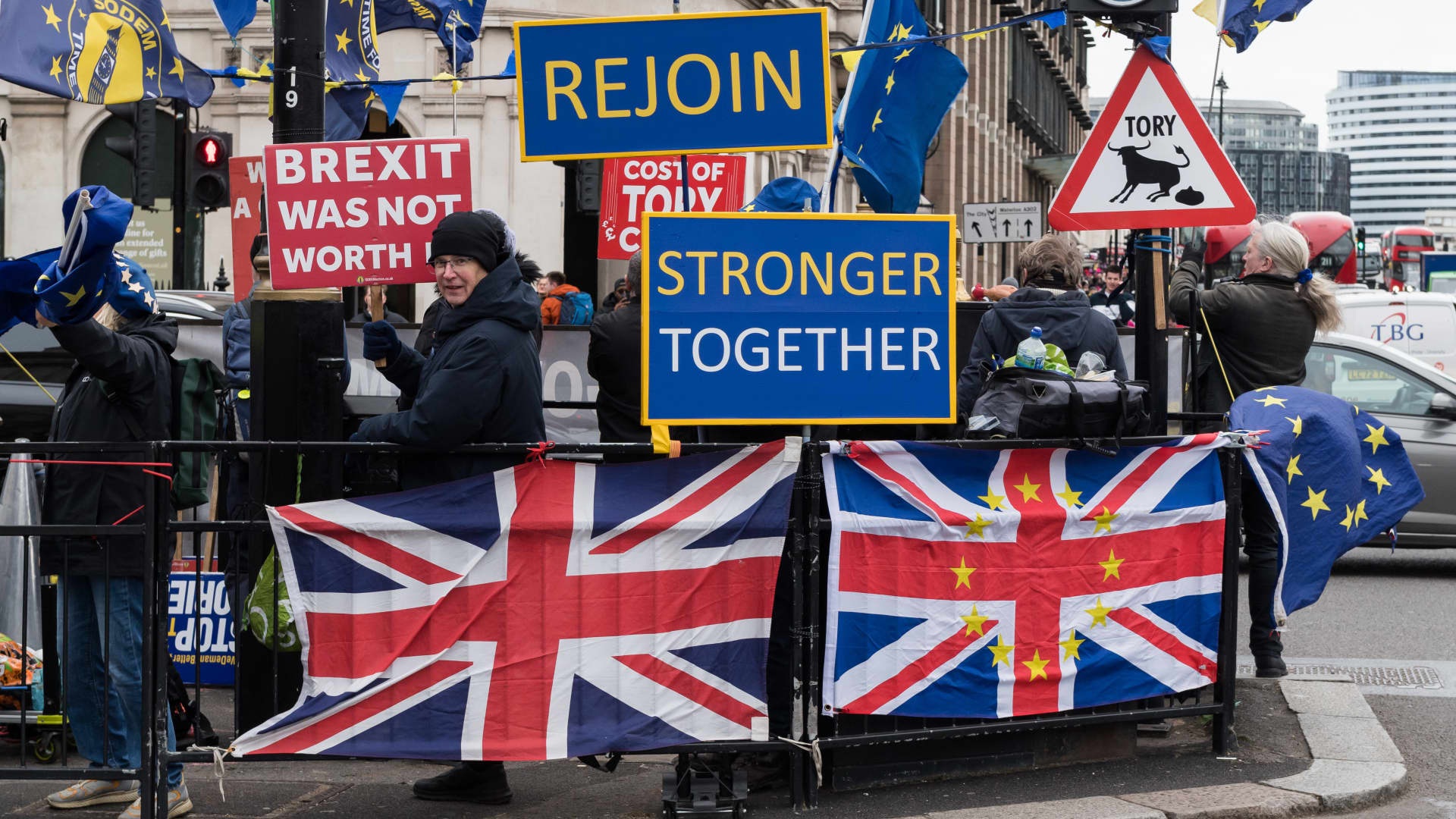 Aproape jumătate dintre alegătorii britanici susțin revenirea Regatului Unit în Uniunea Europeană