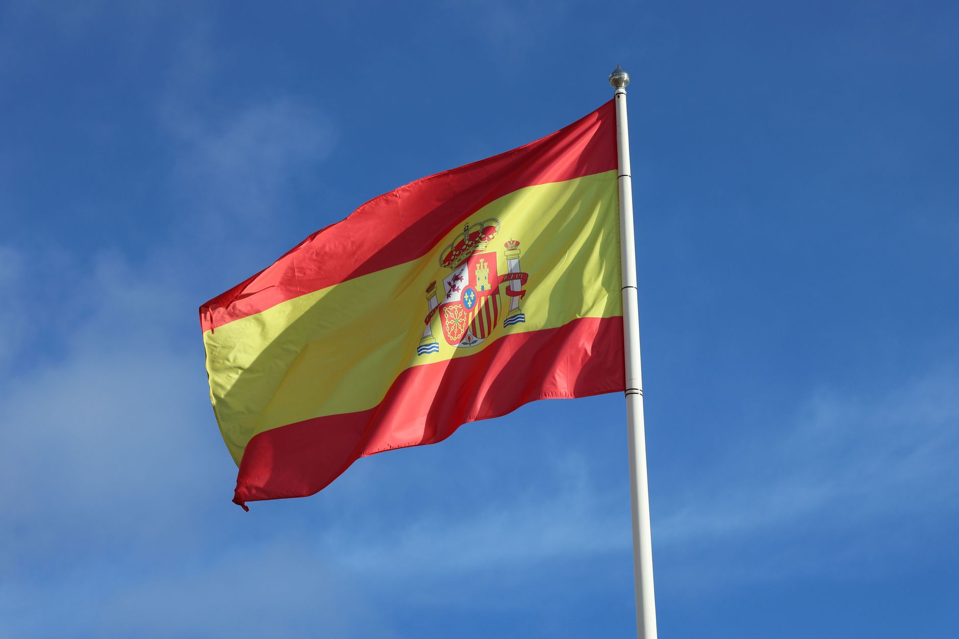 Aproape jumătate dintre alegătorii Marii Britanii susțin revenirea în UE, arată un sondaj
