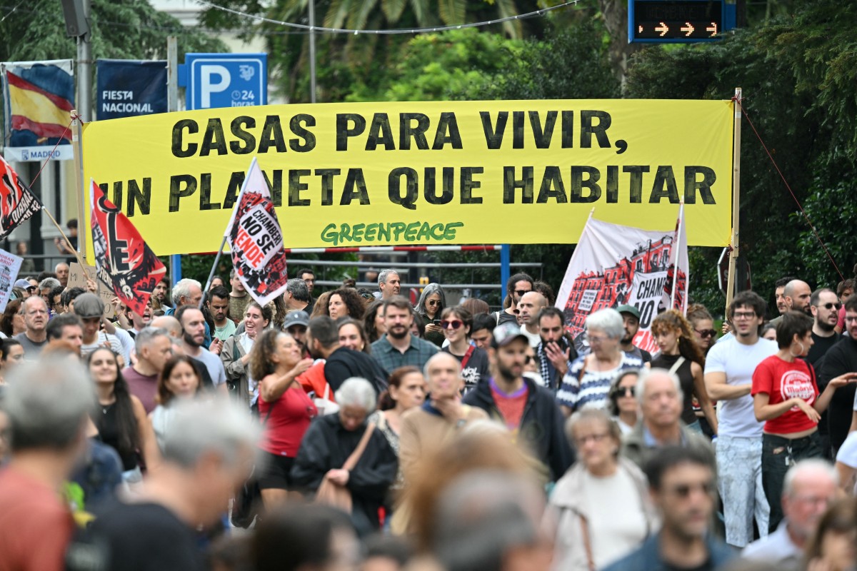 Mii de spanioli protestează în Madrid și în alte orașe împotriva crizei locuințelor