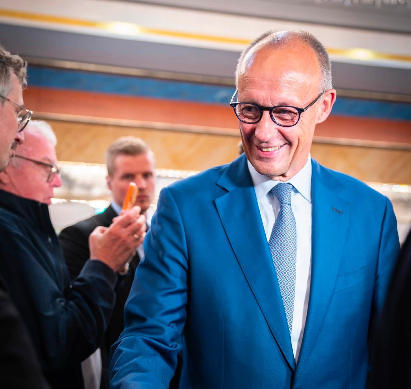 Cancelarul Friedrich Merz a ajuns la Kiev pentru o vizită neanunțată, alături de lideri industriali