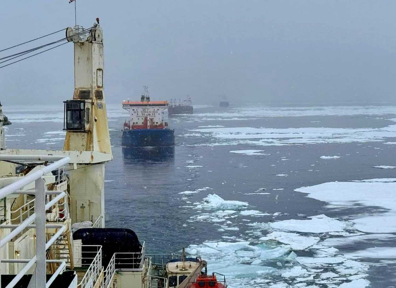Rutele maritime arctice înregistrează o expansiune rapidă sub influența Rusiei și Chinei
