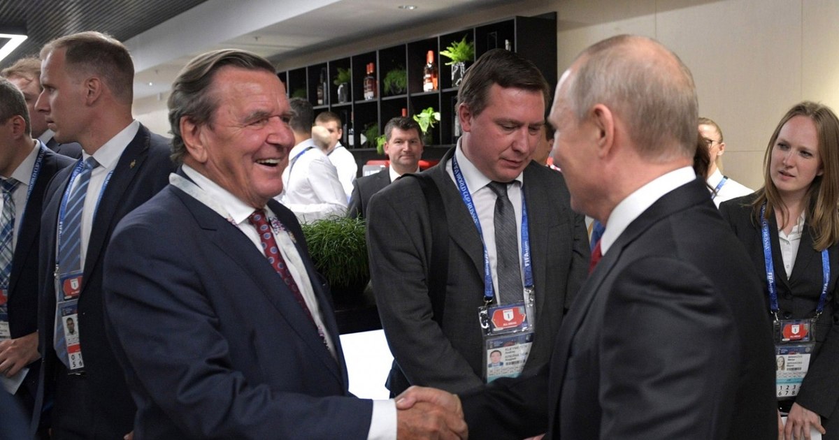 Fostul cancelar german Gerhard Schröder este numit în consiliul de supraveghere al unui lanț de hipermarketuri din Rusia