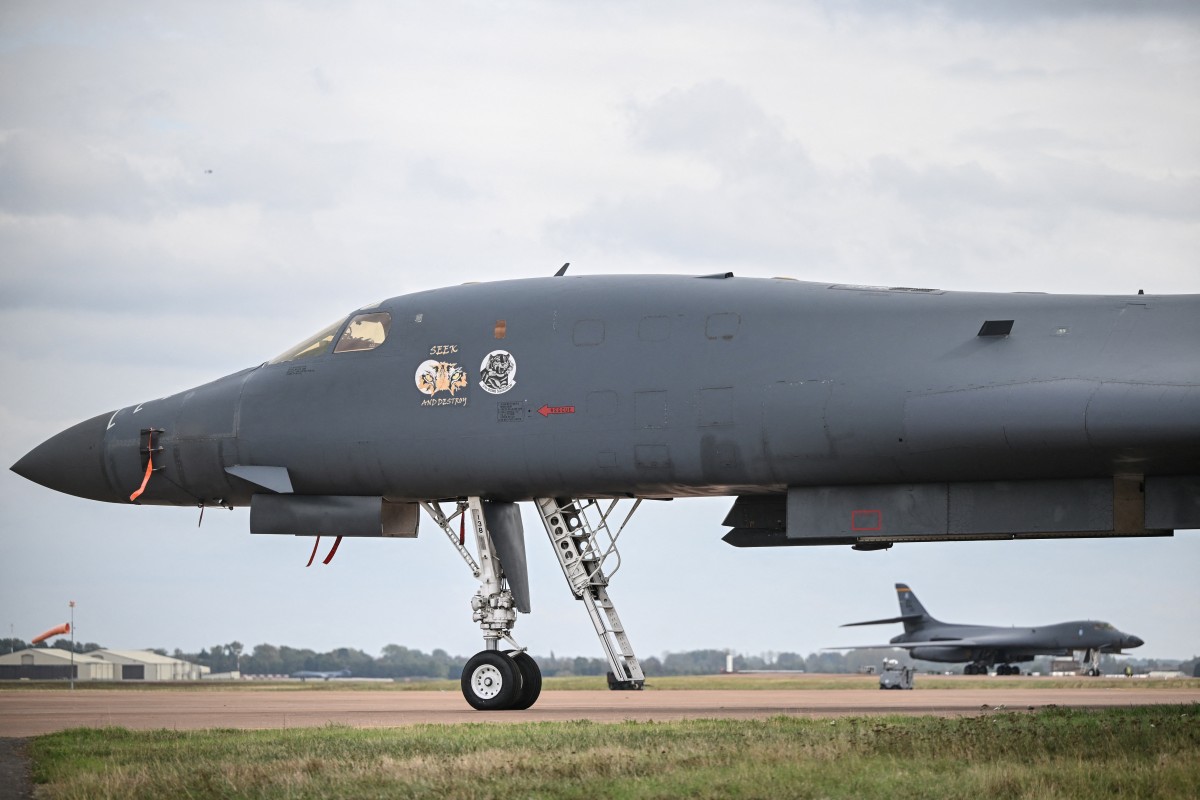 SUA au retras bombardierele de la baza aeriană RAF Fairford din Anglia după un incident suspect