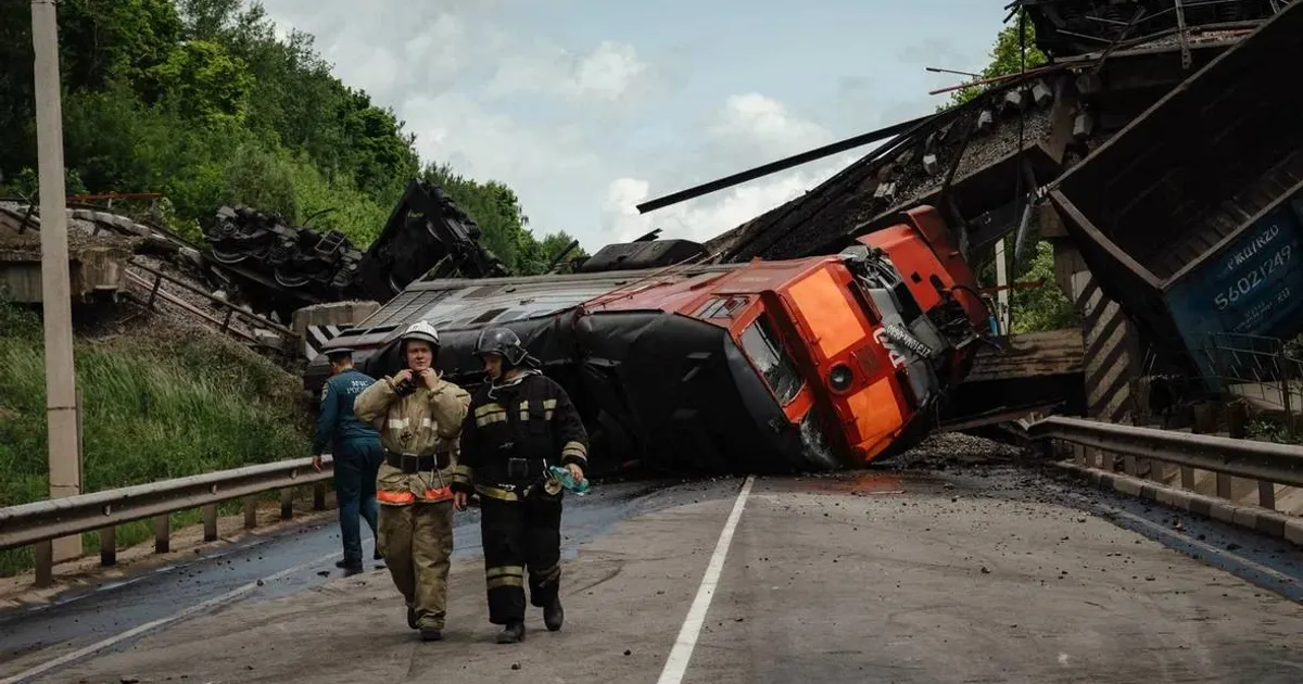 Transporturile feroviare din Ucraina sunt aproape paralizate de atacurile rusești asupra locomotivelor
