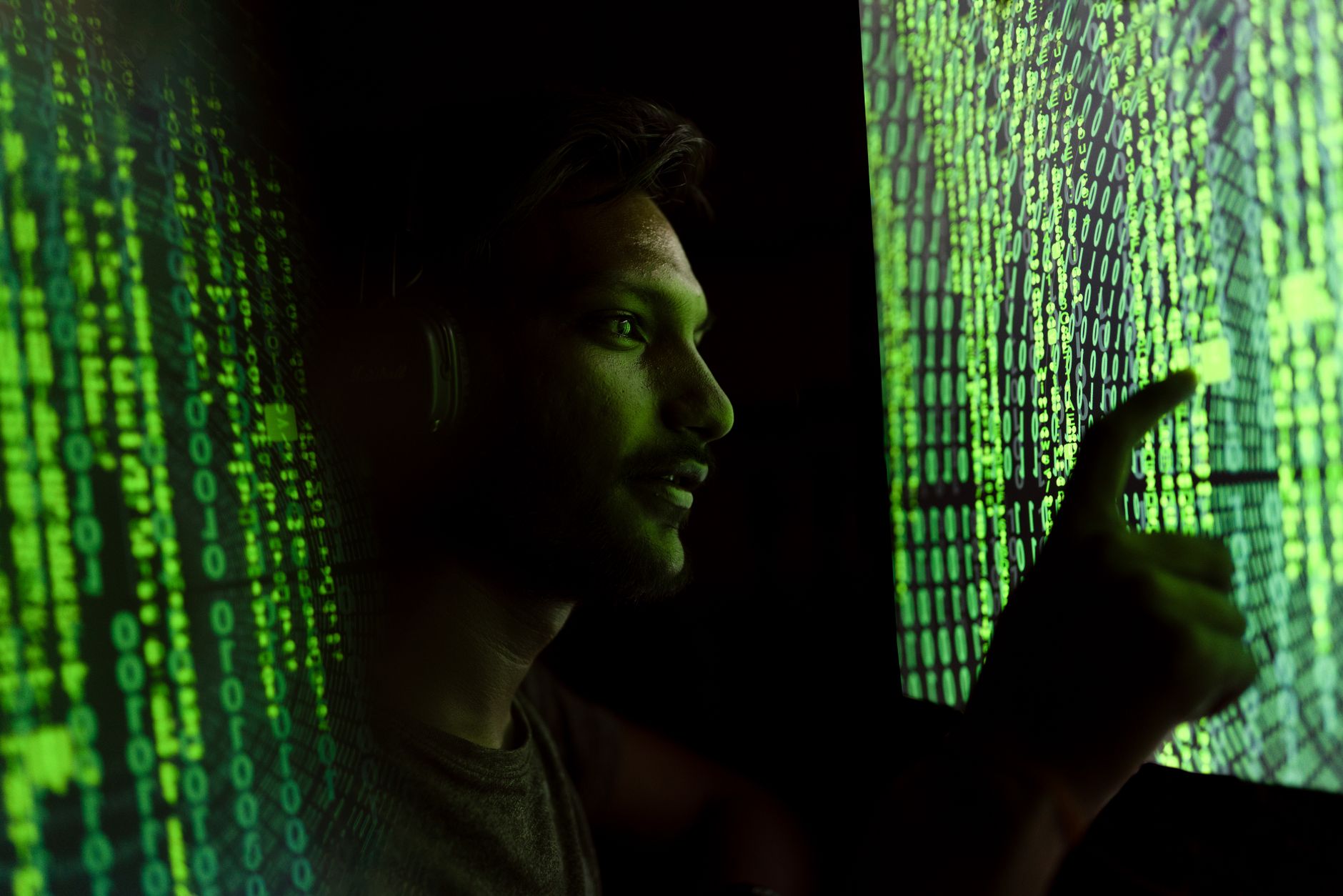 Eurodeputata Lena Schilling cere măsuri urgente împotriva deepfake-urilor sexualizate