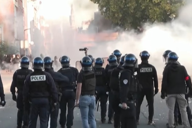 Proteste masive în Franța: zeci de mii de manifestanți așteptați în Paris, peste 5.000 de rețineri raportate