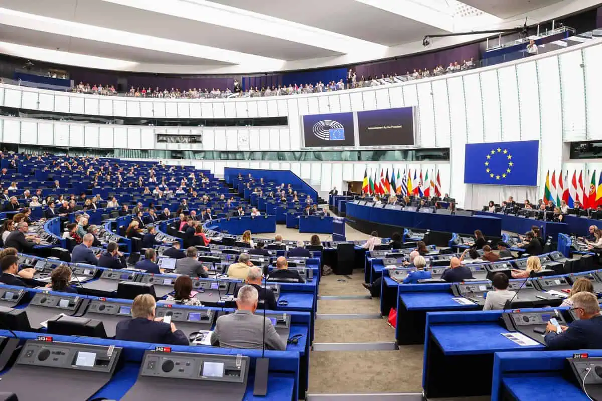 Rusia este principala amenințare la adresa democrației europene, conform raportului adoptat de Parlamentul European