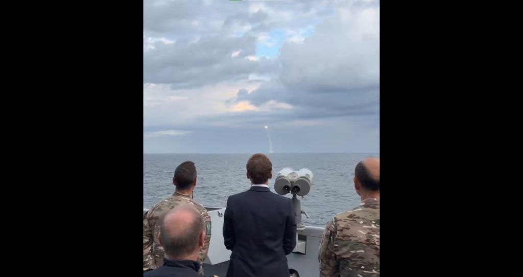 Franța a testat racheta balistică nucleară M51.3 de pe un submarin, sub supravegherea lui Macron