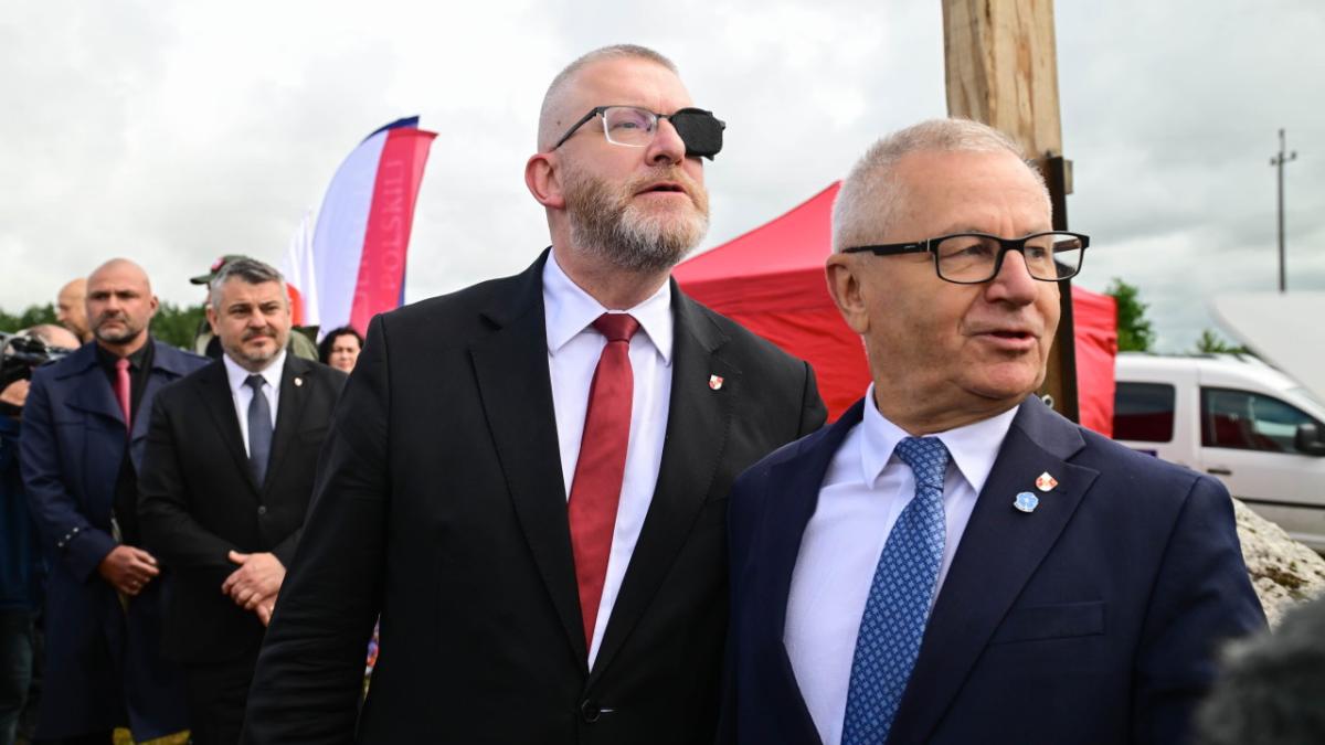 Parlamentul European a ridicat imunitatea eurodeputatului polonez Grzegorz Braun