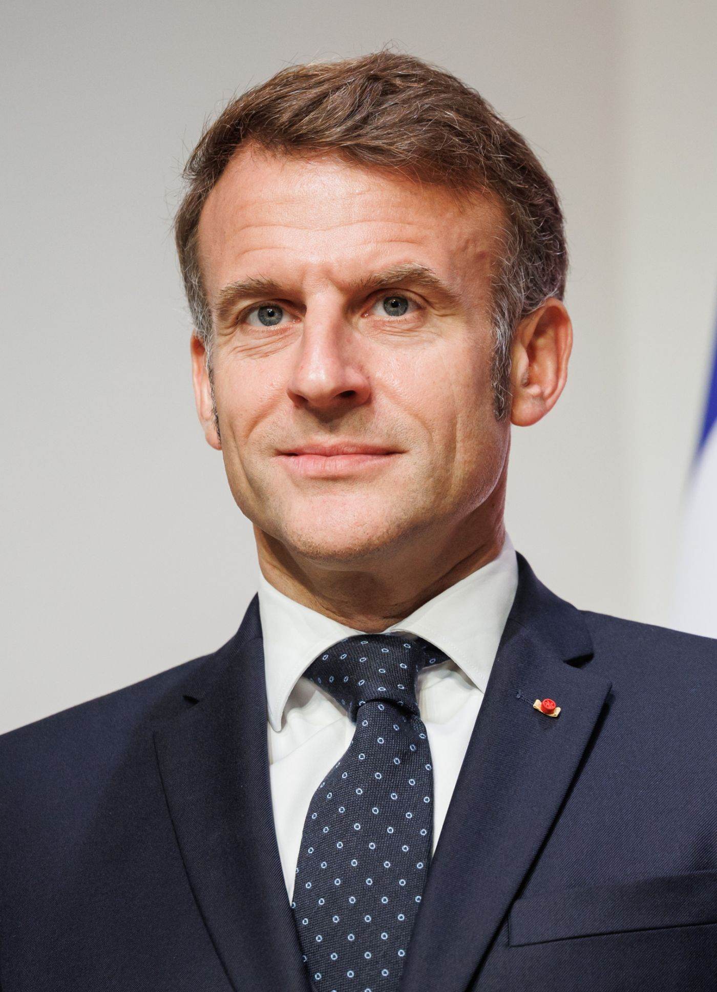 Emmanuel Macron convoacă o reuniune de criză în Franța pe fondul protestelor masive ale elevilor și studenților