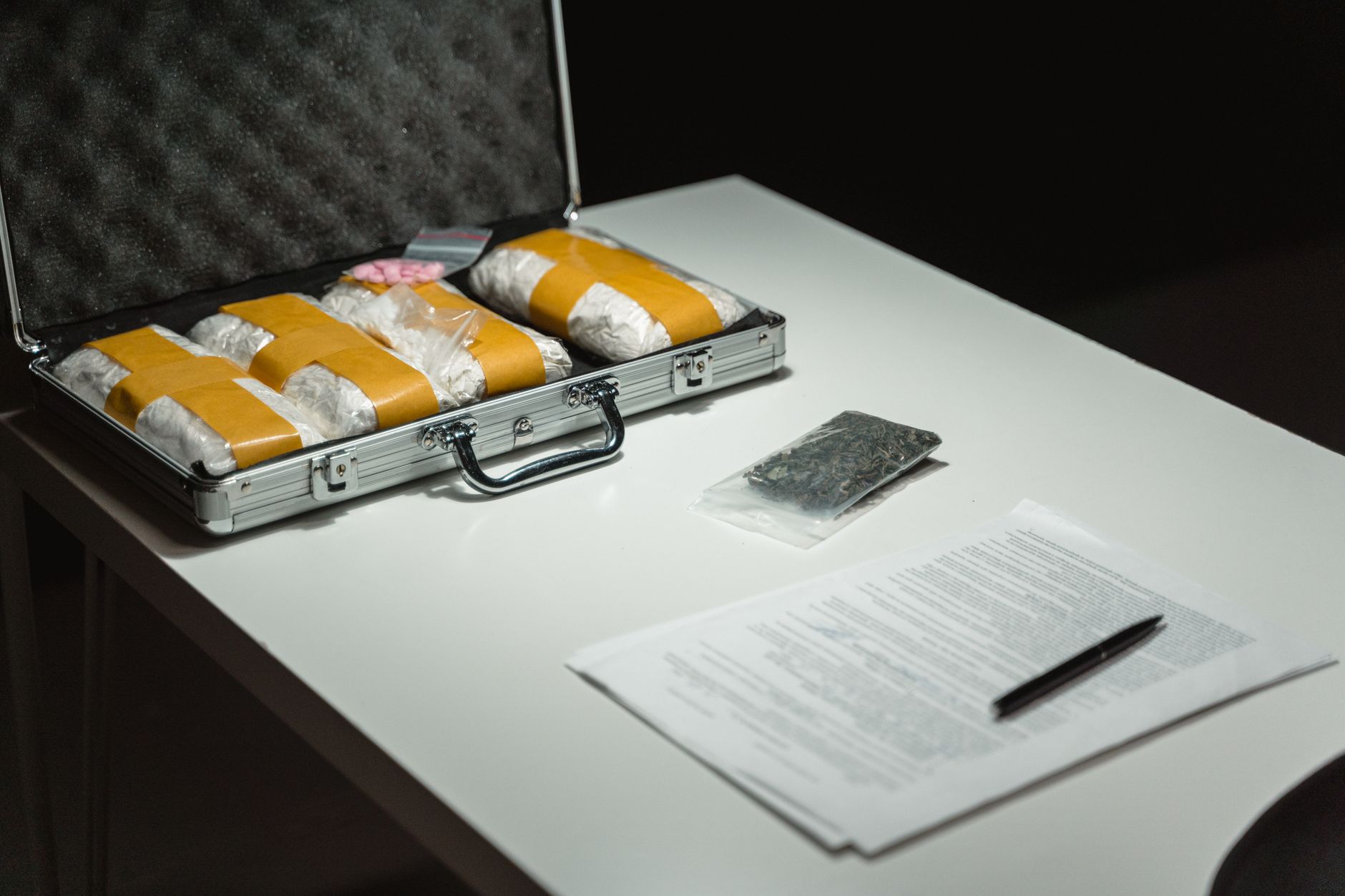 Operațiunea „Breaking Bad”: Ucraina a demantelat două grupări care traficau metadonă și amfetamină către România