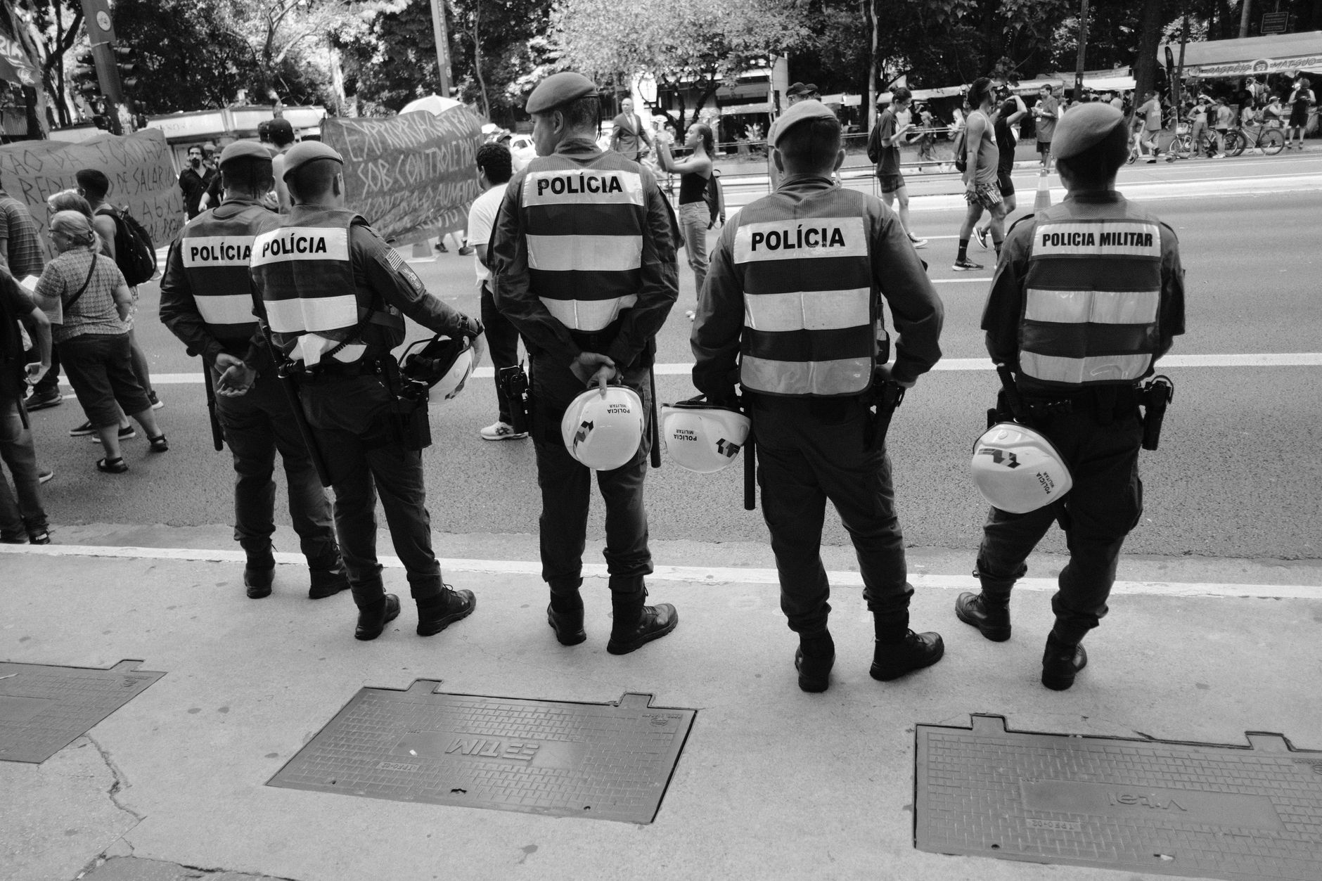 Dispută europeană privind protestele elevilor din Franța: acuzații de folosire excesivă a forței