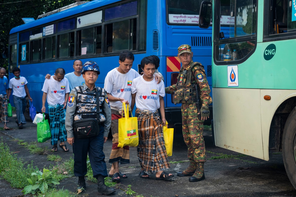 Liderul militar din Myanmar, Min Aung Hlaing, vizitează Malaezia pentru negocieri privind repatrierea migranților