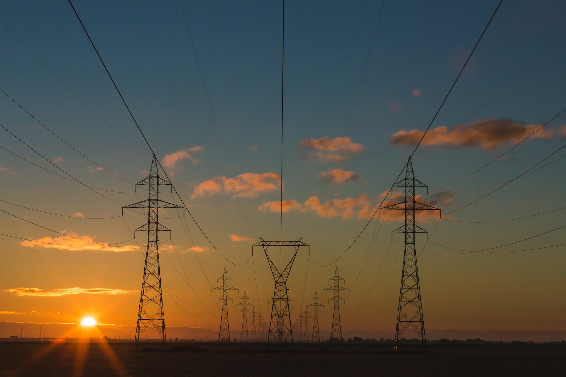 Noua linie electrică de înaltă tensiune dintre România și Republica Moldova va purta numele „Trump Liberty Line”