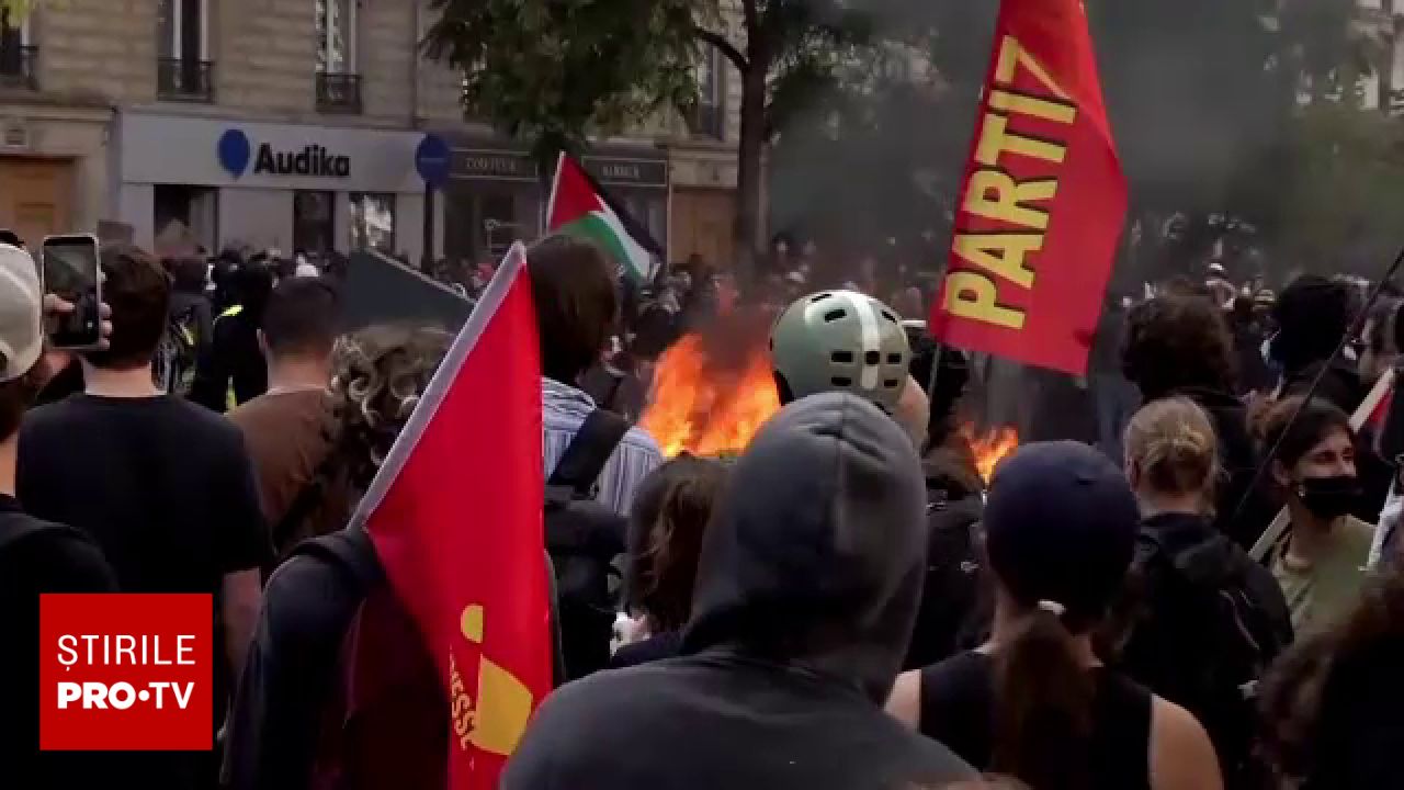 Proteste masive în Franța: Elevii și studenții sunt în stradă, guvernul propune măsuri de calmare