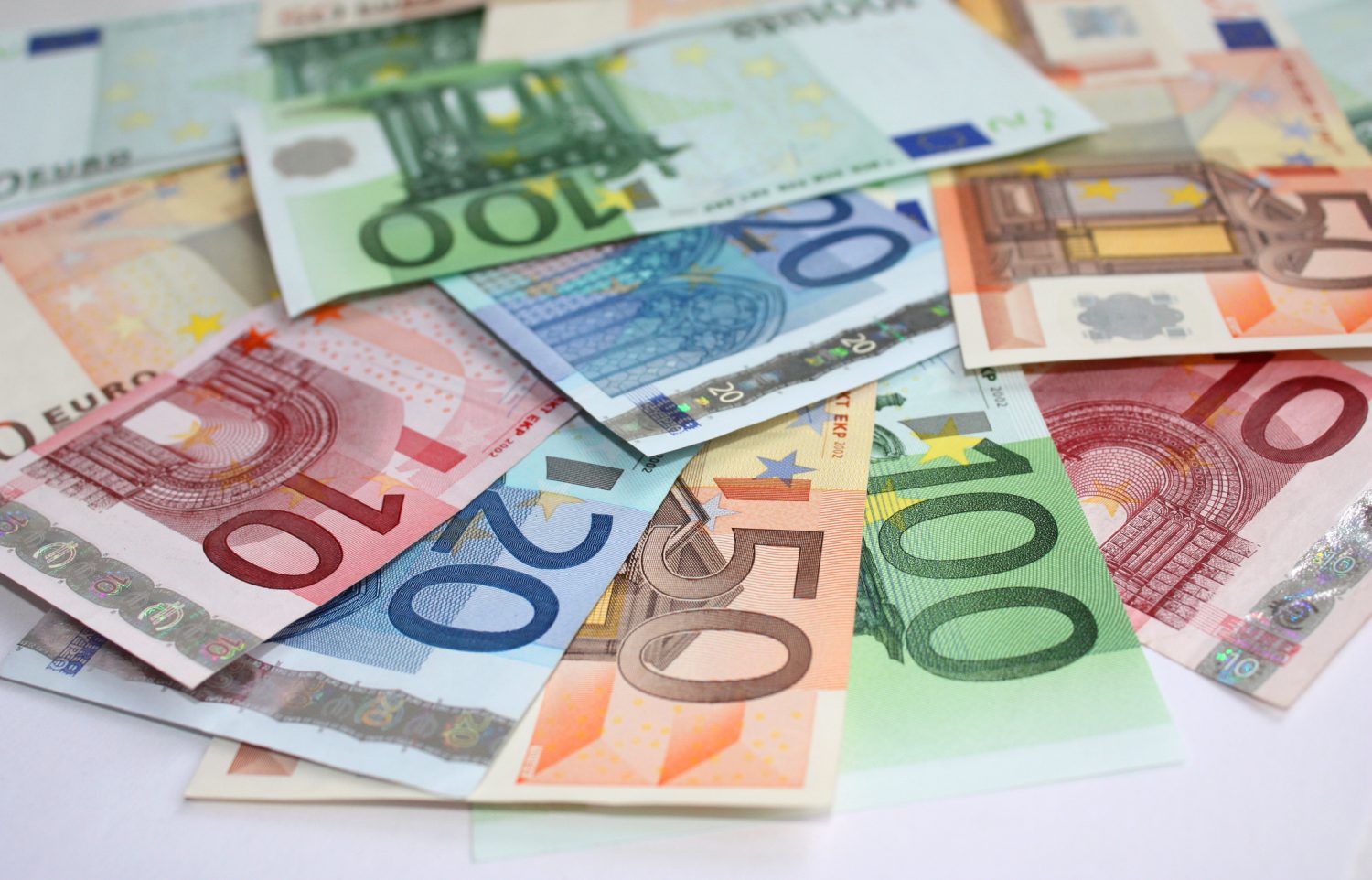 Finanțări europene pentru digitalizare: Proiectele din România pot primi până la 2,2 milioane EUR