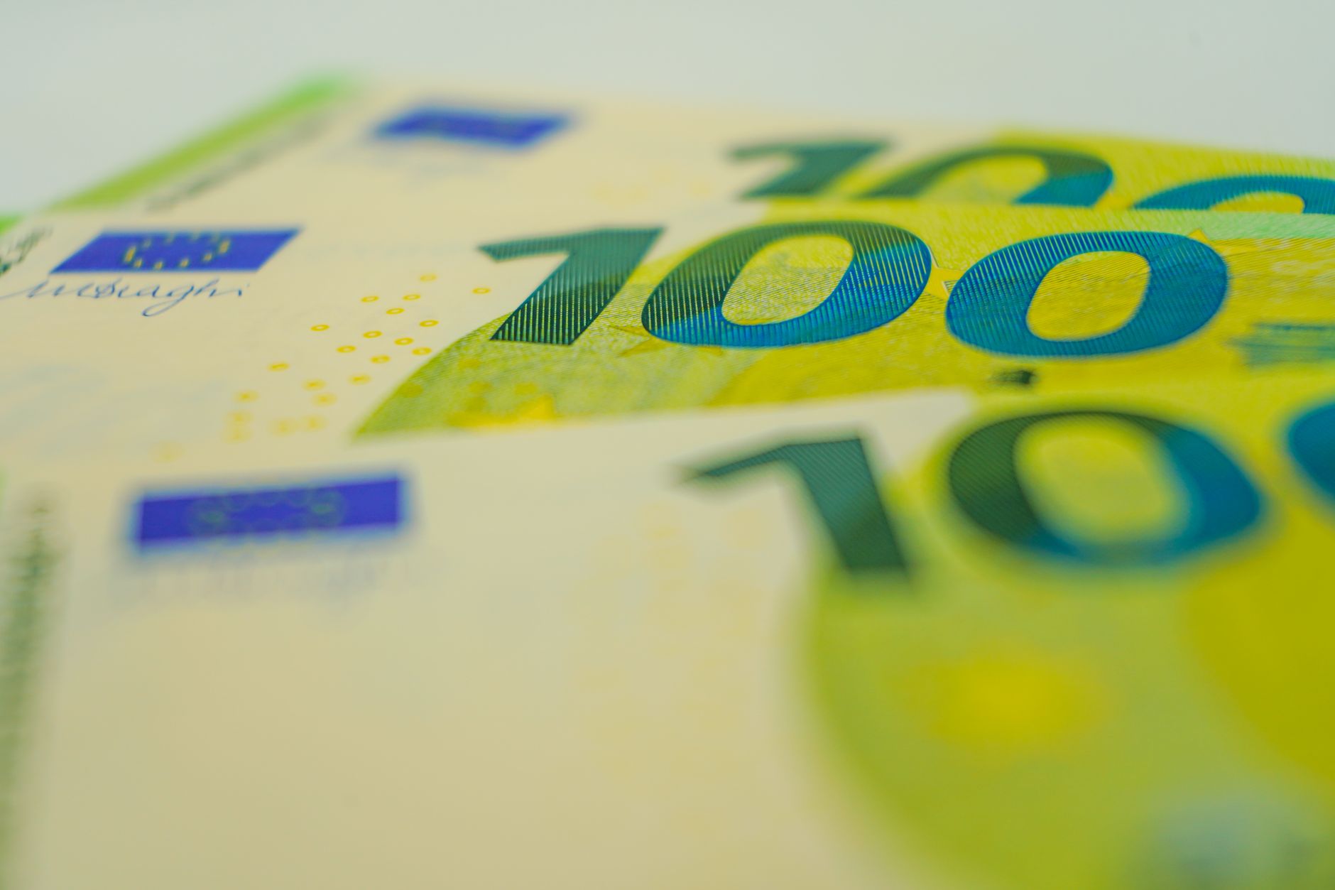 UE a plătit 450 de miliarde EUR prin fondul de redresare; ultimele cereri însumează 123 de miliarde EUR