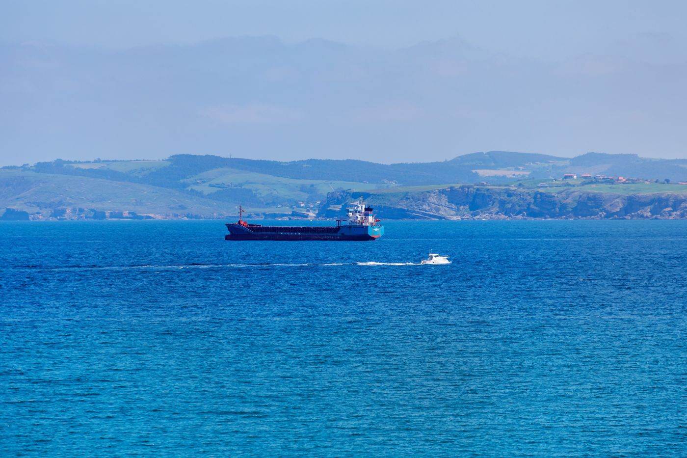 Bulgaria va organiza consultări cu România și Turcia pentru securitatea navelor din Marea Neagră