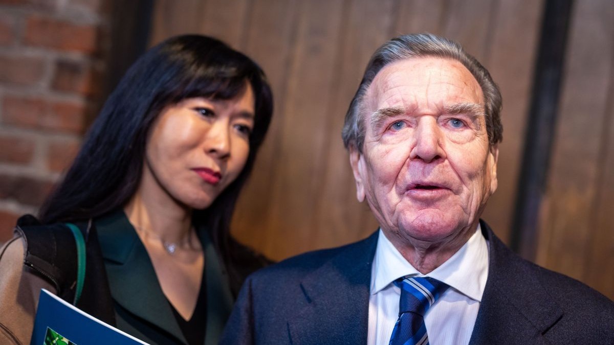 Fostul cancelar german Gerhard Schröder, membru în consiliul de supraveghere al unui lanț de supermarketuri din Rusia