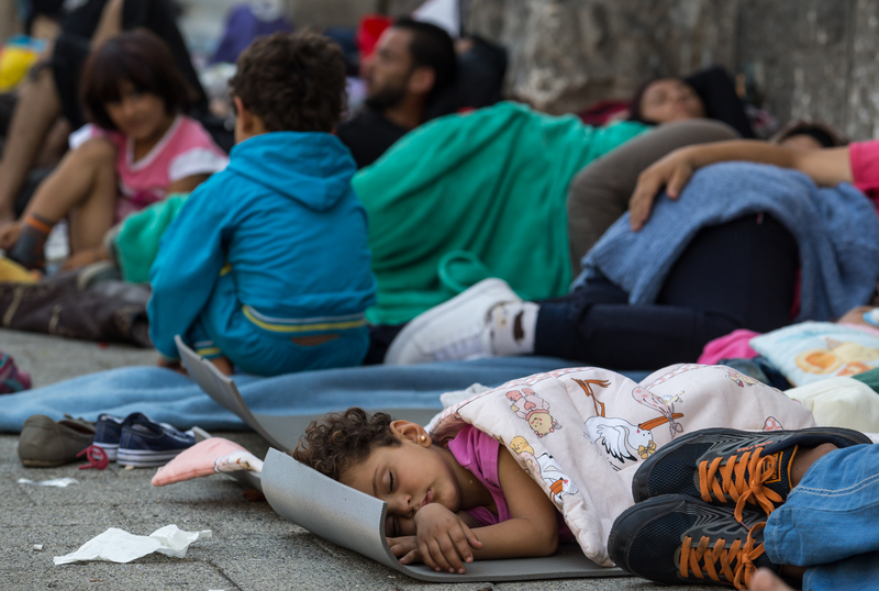 Uniunea Europeană introduce proceduri de repatriere accelerată și centre de detenție în afara blocului