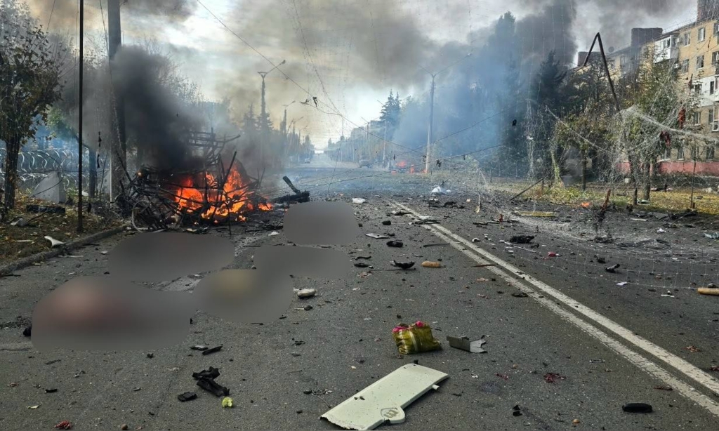 Masacru în Kramatorsk: peste 30 de persoane au murit după un atac cu bombe cu planare asupra unor autobuze