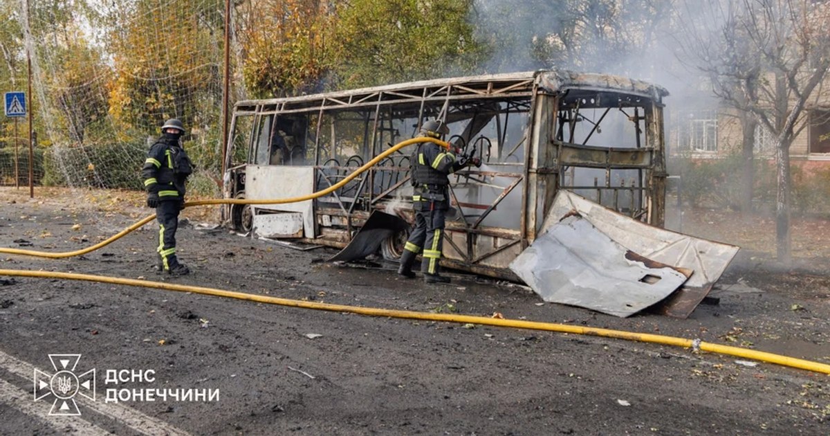 Masacru în Kramatorsk: cel puțin 30 de persoane au murit după lovirea a două autobuze de transport public