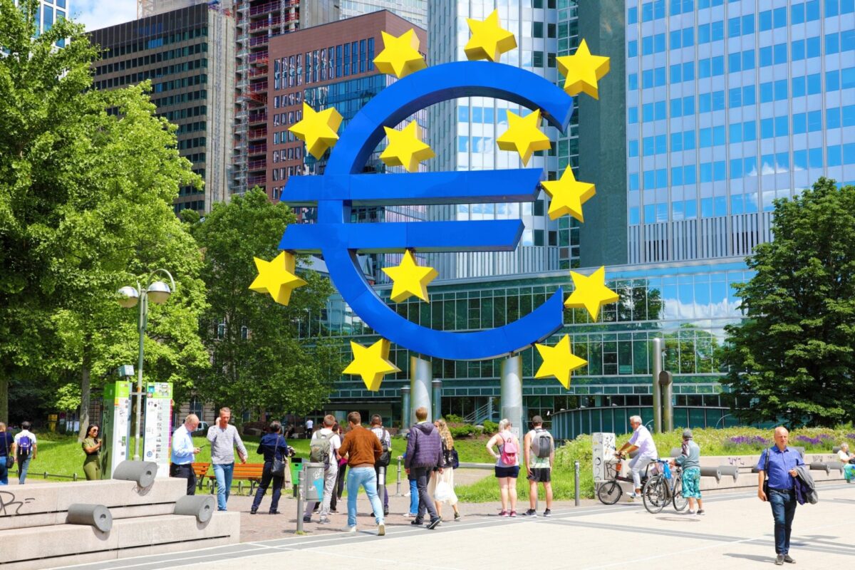 Franța propune un schimb de influență la BCE: susținerea olandezului Klaas Knot pentru un post francez