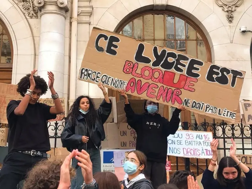 Proteste masive în Franța: Liceenii blochează școlile și cer reforme în sistemul de educație