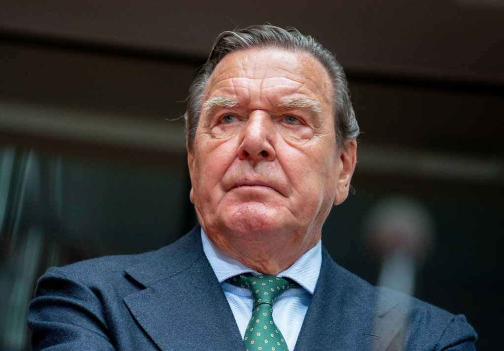 Vladimir Putin și-a sărbătorit ziua de naștere alături de Gerhard Schröder, fostul cancelar al Germaniei