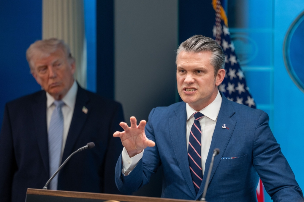 Retragerea forțelor americane din Marea Britanie și Orientul Mijlociu sub presiunea Iranului