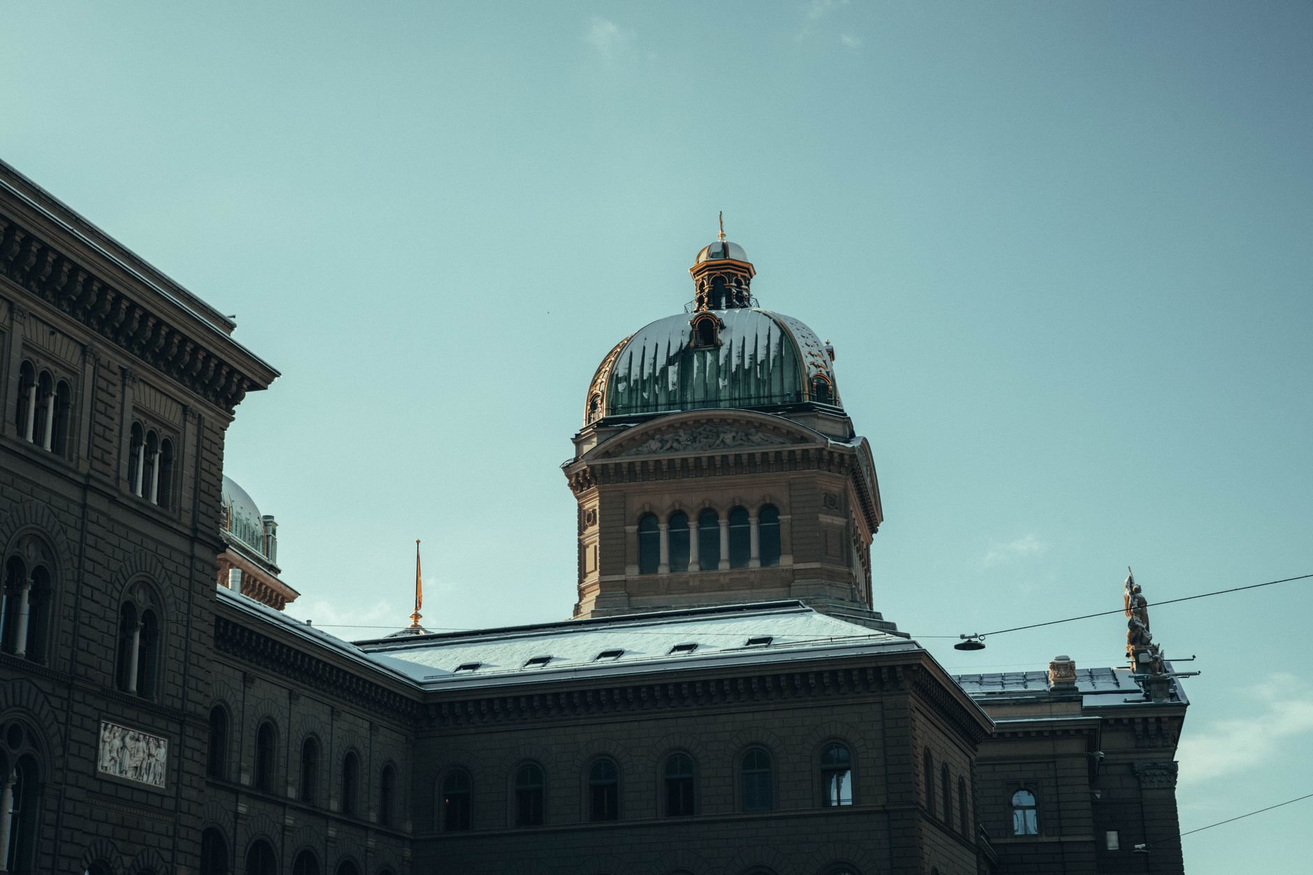 Parlamentul European solicită evaluarea legăturilor cu Frăția Musulmană pentru lista teroristă a UE