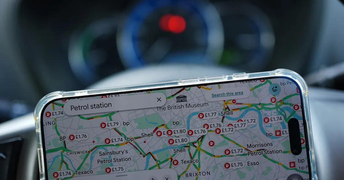 Guvernul britanic lansează Fuel Finder: Google Maps și Waze vor ajuta șoferii să găsească combustibilul mai ieftin